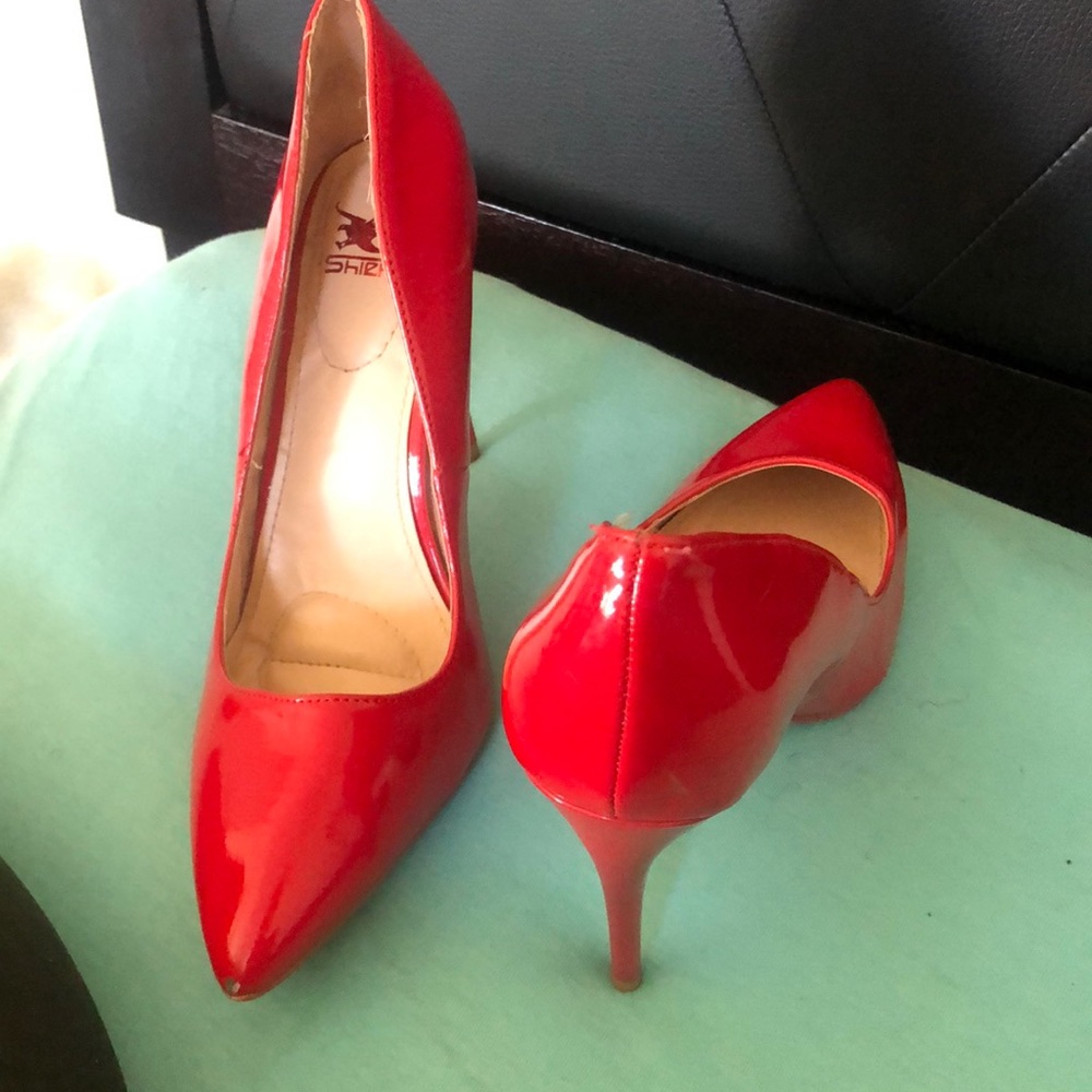 Heels - Picture 2 of 3